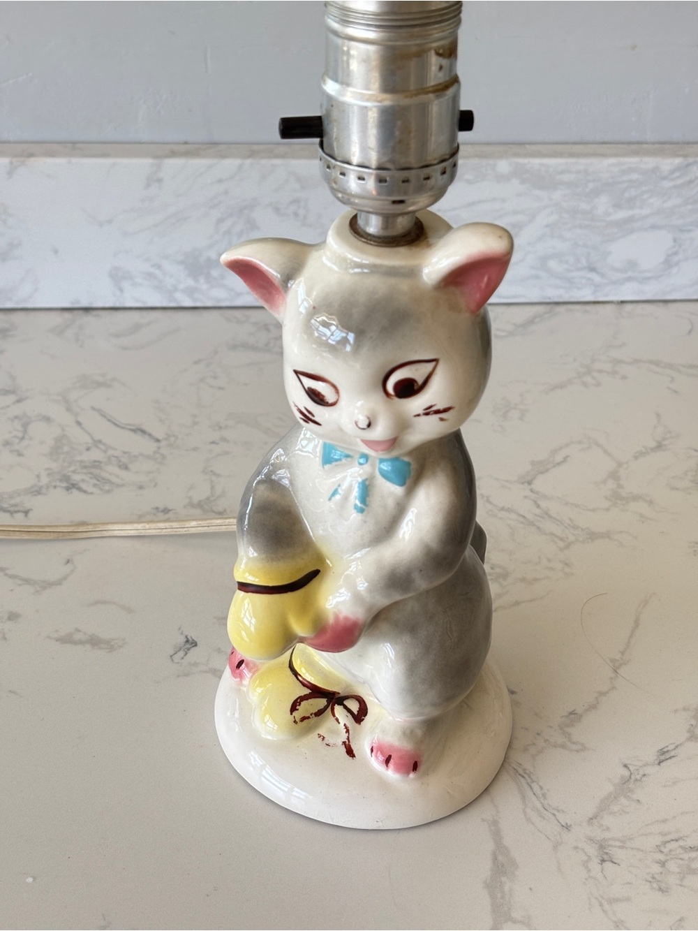 Vintage mid-century ceramic cat nursery lamp.